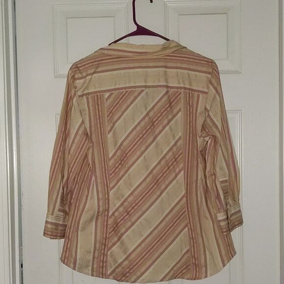 Apostrophe stretch button down top Sz L NWOT - Picture 4 of 4